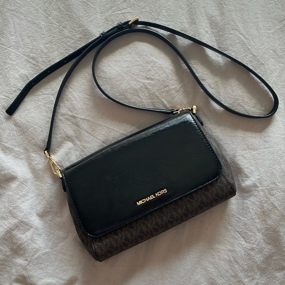 Michael Kors Handbags - Michael Kors Medium Logo Cross Body Bag